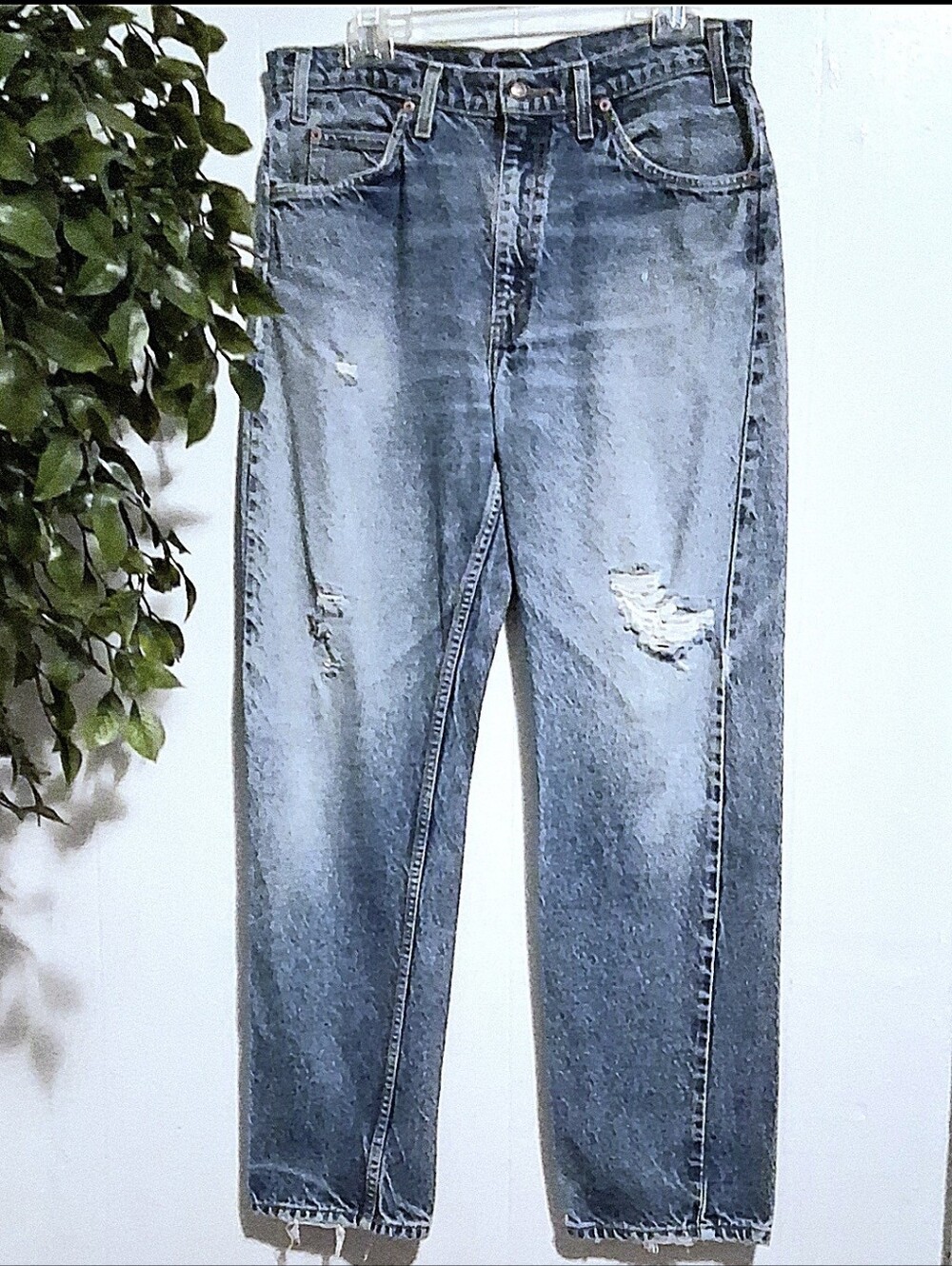 VTG. LEVIS 505 Distressed Jeans